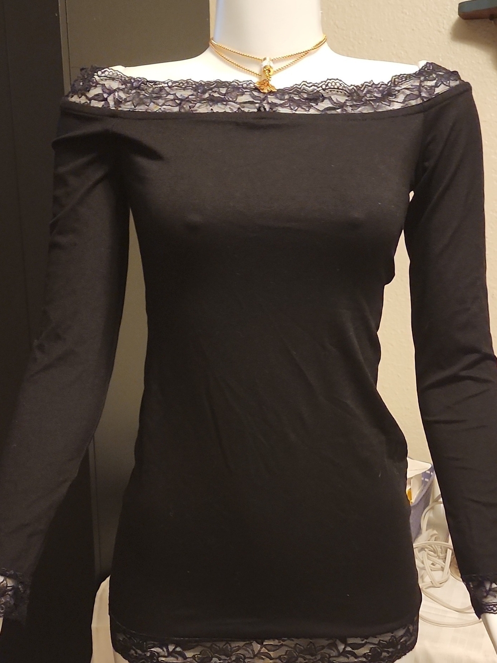 Edikted Black Off-Shoulder Long Sleeve Lace Trim Top